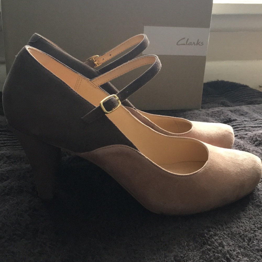 Heels - Picture 4 of 7